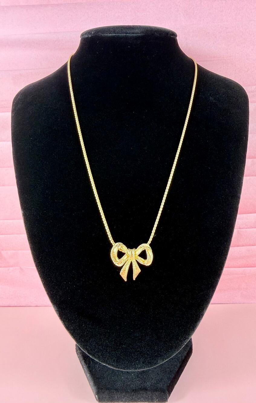 Vintage Avon Gold Tone Textured Ribbon Bow Pendant 16" Necklace